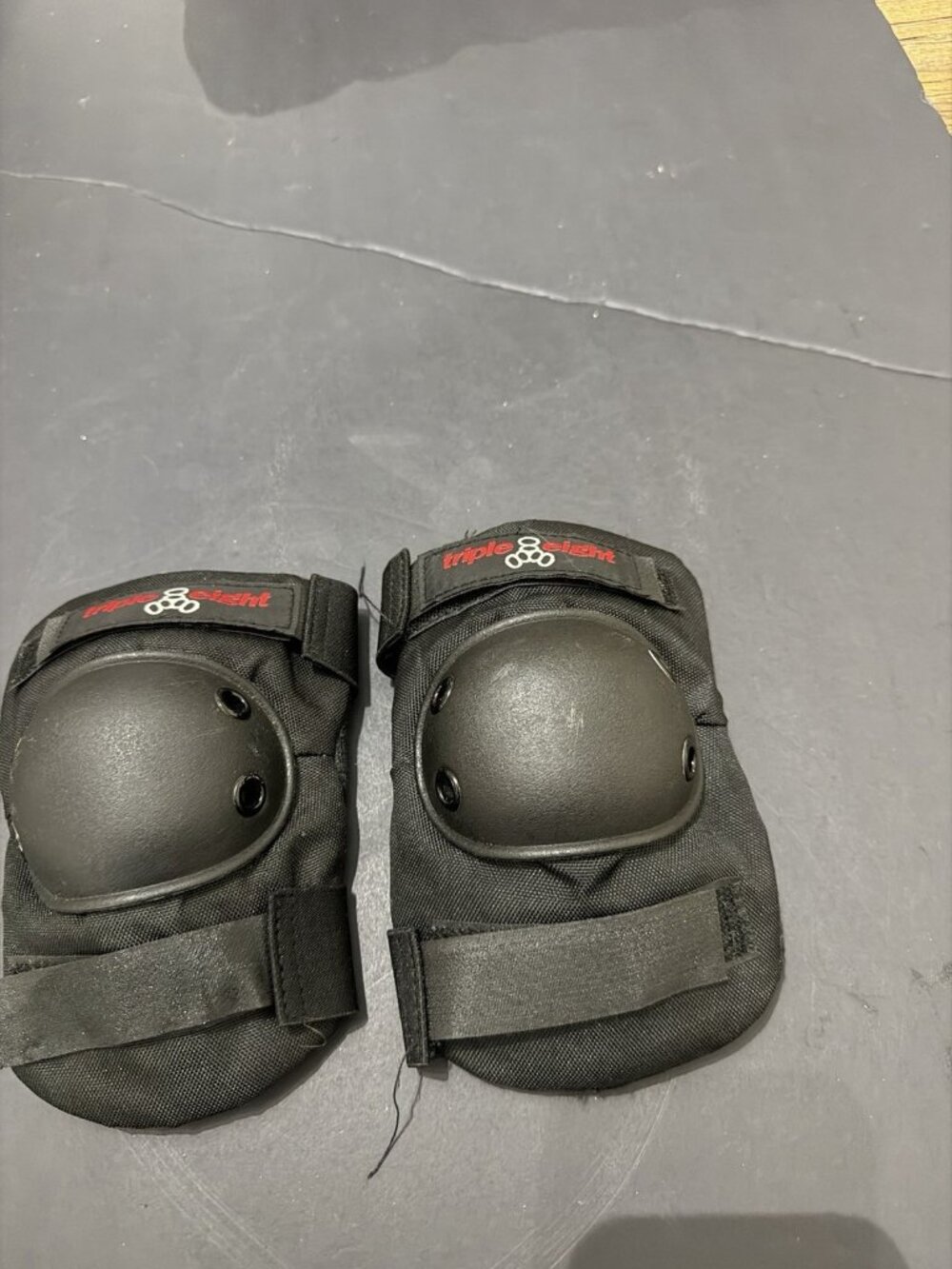 Triple Eight Knee Pads Size Small